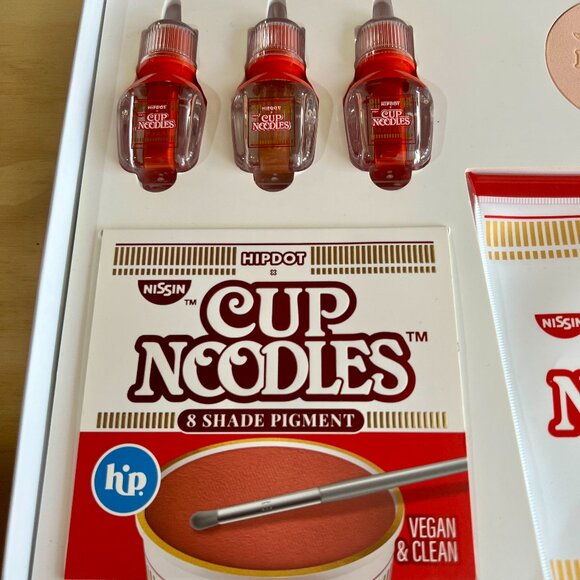Limited Edition Cup Noodles x Hipdot Collectors Makeup Box - Picture 3 of 5